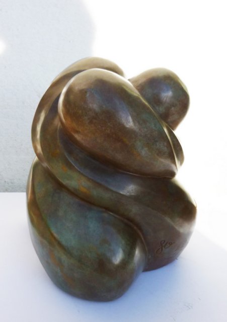Tendresse ou le baiser, sculpture en bronze , flore de valicourt