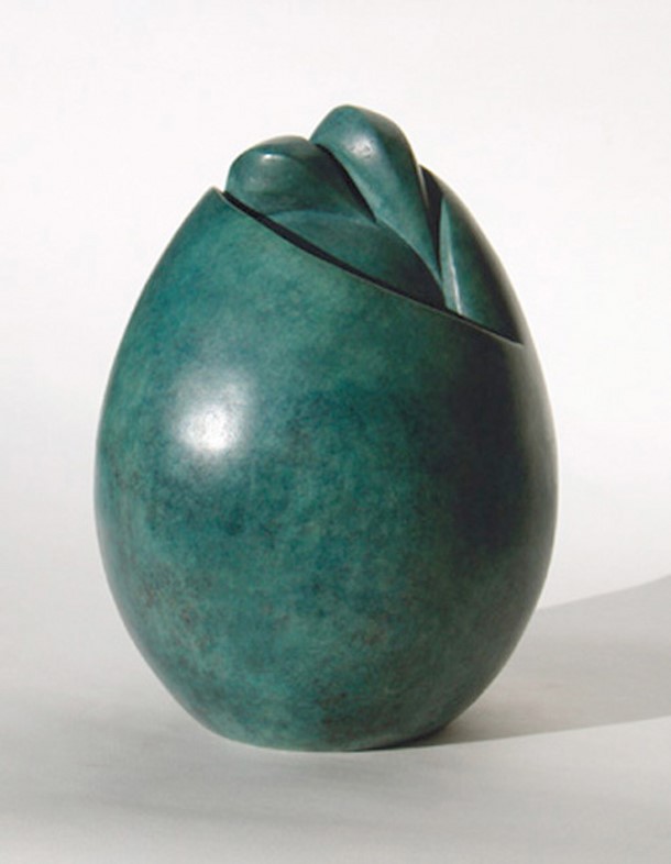 sculpture bronze de flore de valicourt: leur dernier oeuf